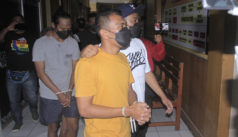 Ini Tampang 4 Penganiaya Wartawan yang Beritakan Kasus Korupsi BUMD - Bagian 1