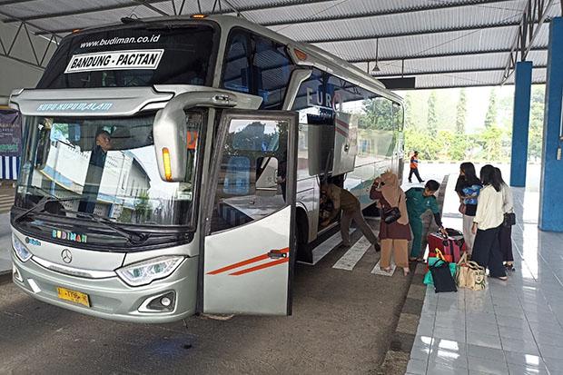 Terjadi Lonjakan Penumpang, Tiket Bus di Terminal Giwangan Yogyakarta Ludes Terjual 