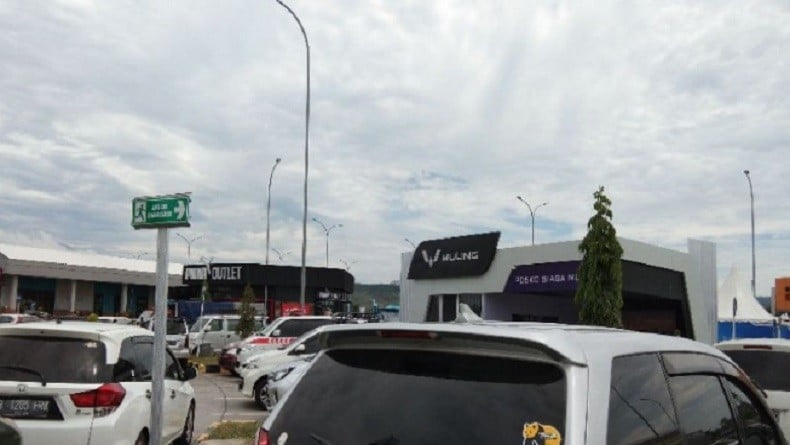 Arus Balik Lebaran, Polisi Terapkan Sistem Buka Tutup di Rest Area Tol Batang-Semarang
