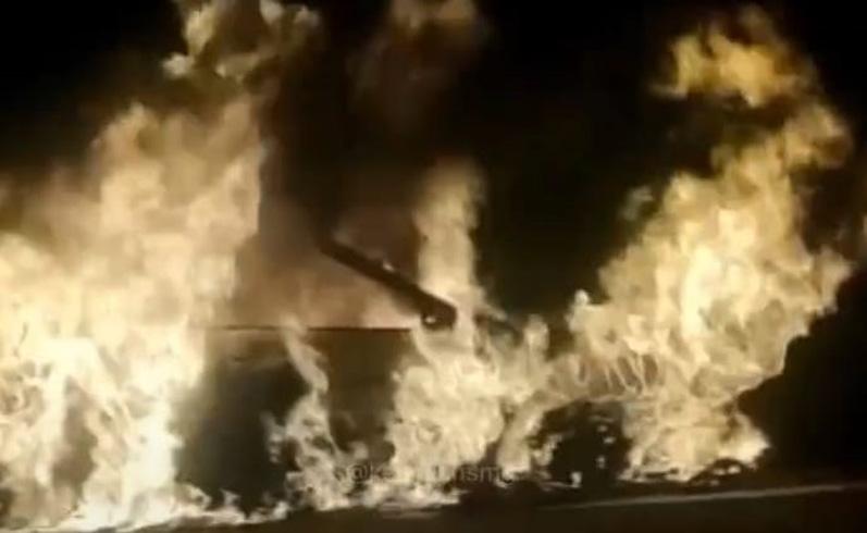 Mobil Pemudik Terbakar di Ruas Tol Salatiga-Semarang, Arus Lalu Lintas Tersendat