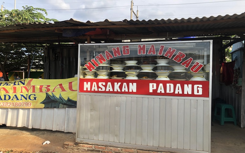 Penjual Nasi di Terminal Lebak Bulus Raup Untung saat Mudik Lebaran 2022