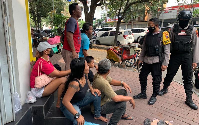 Asyik Pesta Miras, 5 Pria dan 2 Perempuan Ditangkap Polisi