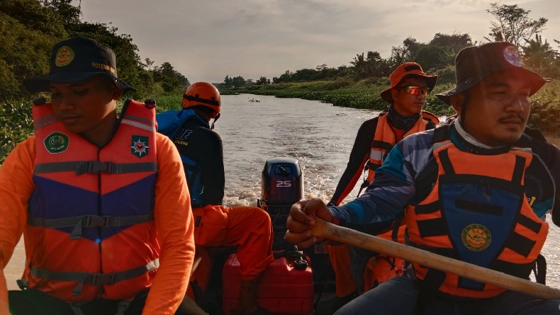 Kakek Asep Tak Ditemukan, Operasi Pencarian di Sungai Tarum Timur Subang Dihentikan