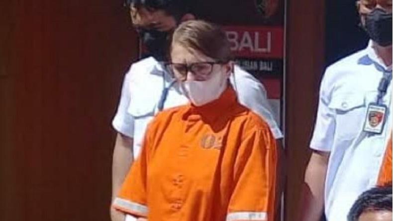 Bobol Rekening Bank Rp325 Juta, Bule Perempuan Divonis 2 Tahun 10 Bulan Penjara