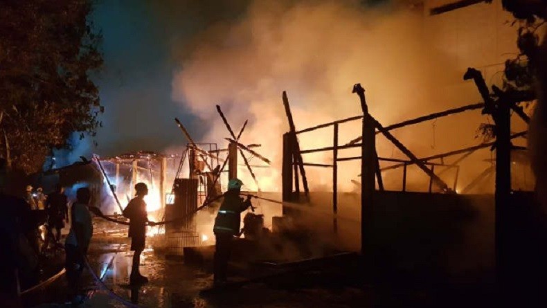 Pasar Manyaran Semarang Kebakaran, 10 Kios Ludes