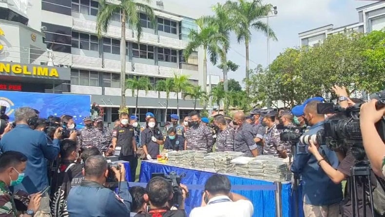TNI AL Duga Kokain 179 Kg di Selat Sunda Sengaja Dibuat Mengapung untuk Diambil Orang