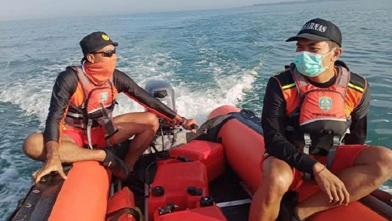 Usai Nikmati Sunset di Pantai, Wisatawan di Bali Berenang lalu Hilang Ditelan Ombak