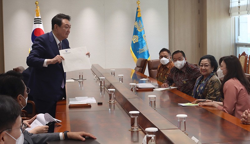 Foto-Foto Megawati Soekarnoputri Disambut Hangat Presiden Korsel Yoon Suk Yeol - Bagian 3