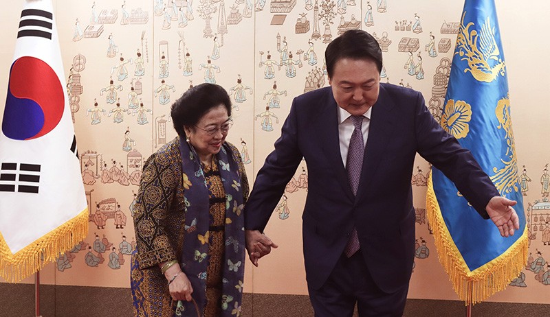 Foto-Foto Megawati Soekarnoputri Disambut Hangat Presiden Korsel Yoon Suk Yeol - Bagian 1