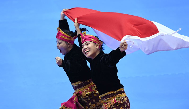 2 Pesilat Indonesia Kibarkan Merah Putih usai Raih Medali Emas SEA Games Vietnam - Bagian 1