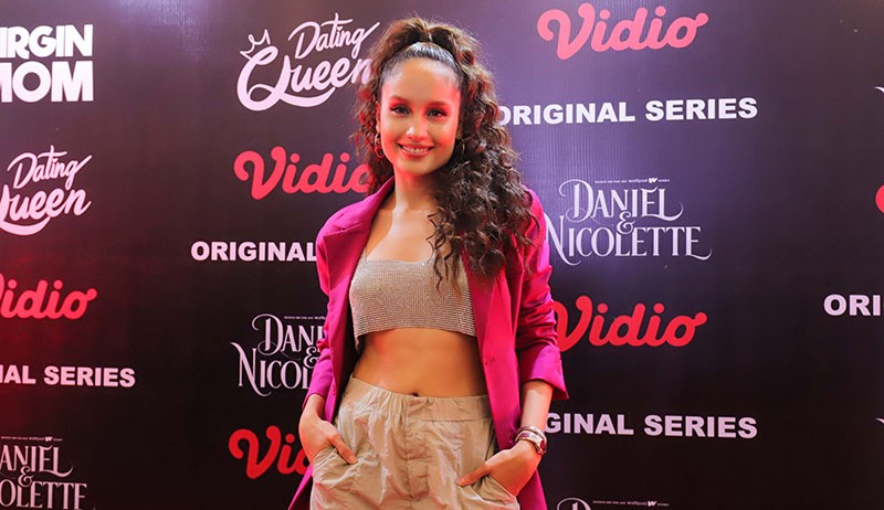 Potret Cinta Laura Tampil Cantik Berbalut Blazer Pink - Bagian 3