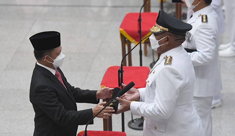 Mendagri Tito Karnavian Lantik 5 Penjabat Gubernur - Bagian 3
