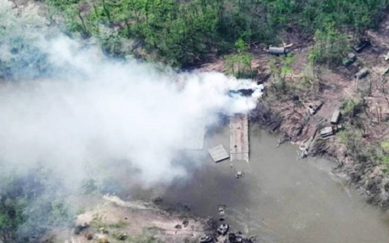 Ukraina Melawan, 2 Jembatan Darurat Rusia Diledakkan 