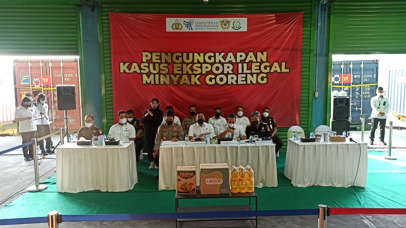 Polres Tanjung Perak Gagalkan Ekspor 8 Kontainer Minyak Goreng ke Timor Leste  