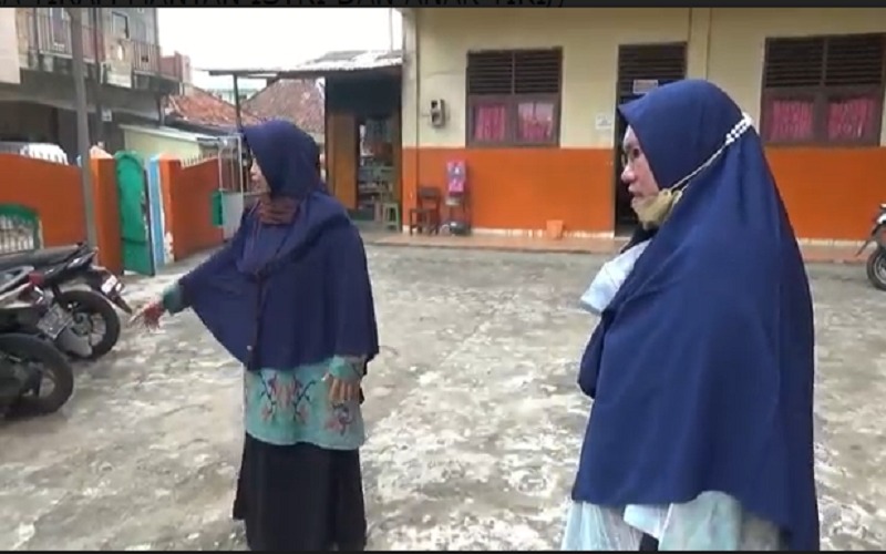 Rebutan Hak Asuh, Pria di Palembang Tikam Mantan Istri di Depan Ratusan Anak Sekolah 