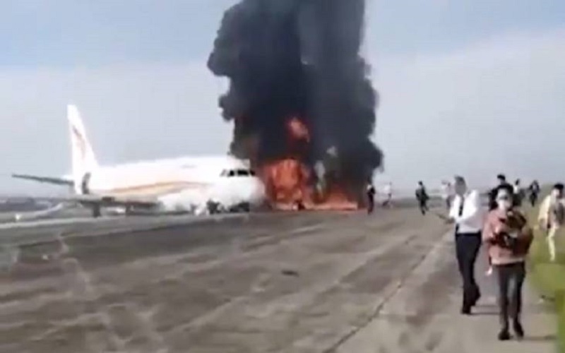  Saat Lepas Landas, Pesawat Airbus Ini Tiba-Tiba Terbakar Hebat, 40 Penumpang Terluka 
