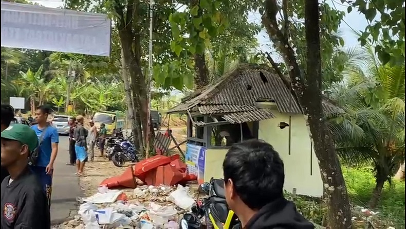 Warga Unjuk Rasa dan Rusak Pos Retribusi Pantai Ujunggenteng, Ini Kata Kadispar Sukabumi 