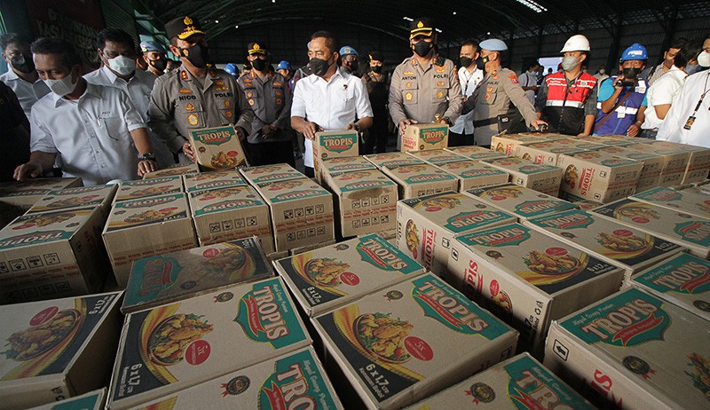 Penampakan Ratusan Ribu Liter Minyak Goreng Siap Diekspor ke Timor Leste - Bagian 2