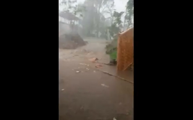 Banjir Bandang Terjang 3 Kampung di Pandeglang