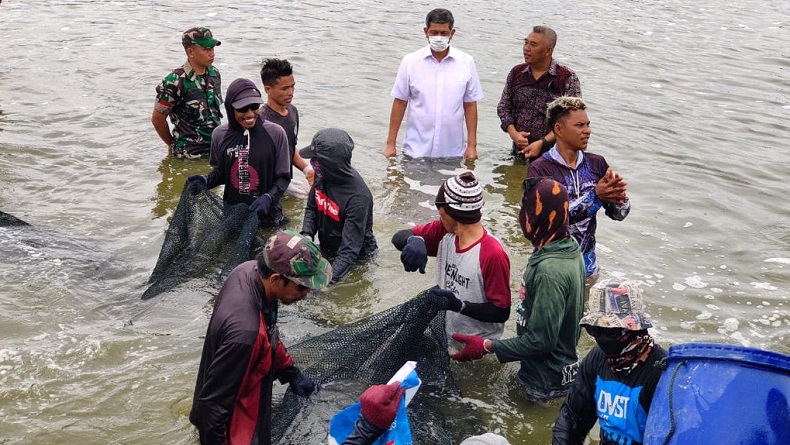 Ketua Umum PPAD Doni Monardo Panen Raya Udang Vaname di Desa Sejoli Parigi Moutong