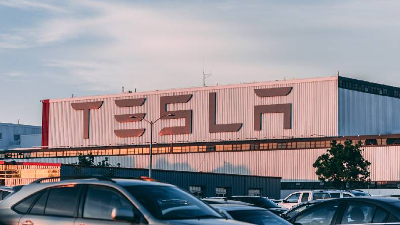 Presiden Jokowi akan Bertemu Elon Musk, Bahas Pabrik Tesla di Indonesia?