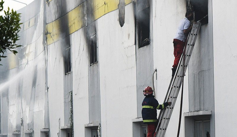 Foto dari Udara Kebakaran Pabrik Kawasan Jababeka - Bagian 3