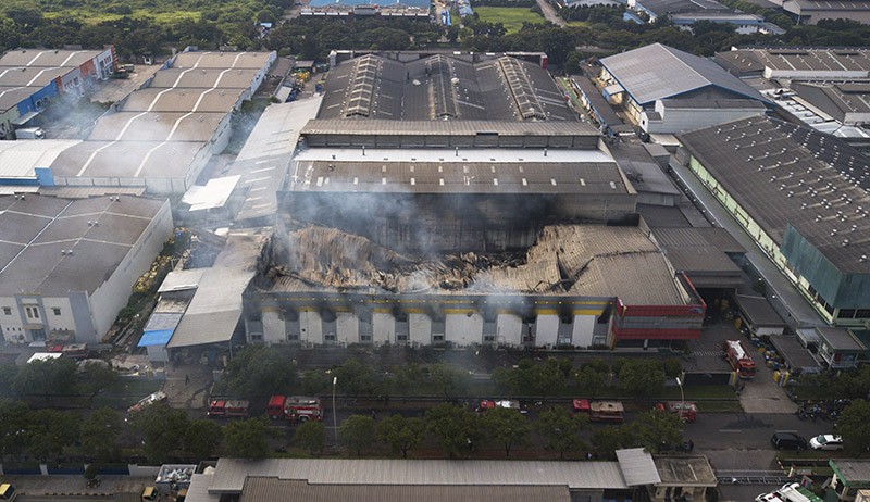 Foto dari Udara Kebakaran Pabrik Kawasan Jababeka - Bagian 1