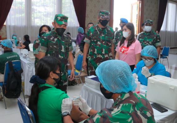 Bantu Stok Darah PMI, Kodam Udayana Gandeng Perempuan Jenggala Gelar Donor Darah