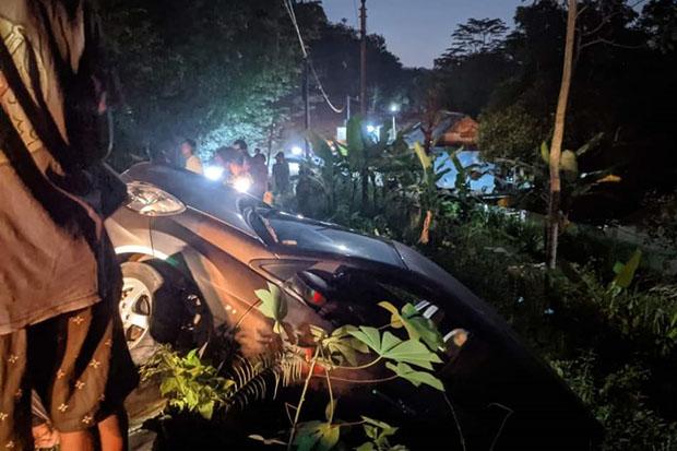 title Tak Kuat Menanjak di Mangunan Dlingo, Bus Hantam 2 Mobil di Belakangnya Tak Kuat Menanjak di Mangunan Dlingo, Bus Hantam 2 Mobil di Belakangnya