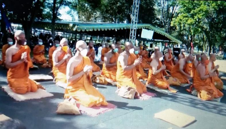  Ratusan Umat Buddha Jateng-DIY Peringati Waisak di Pelataran Candi Sewu