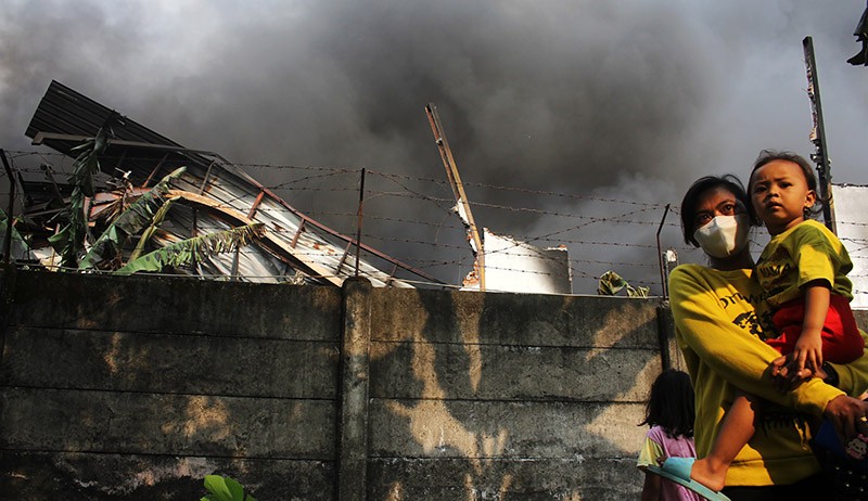3 Gudang Pabrik Furniture di Sidoarjo Ludes Terbakar - Bagian 3