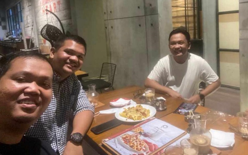 Beredar Foto Bupati Bantaeng Bareng Anak Eks Gubernur Sulsel, Sinyal Duet Pemilu 2024?