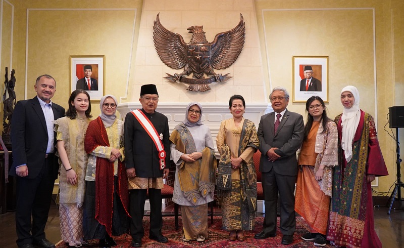 Cerita Jusuf Kalla Terima Bintang Jasa Tertinggi dari Kaisar Jepang Cerita Jusuf Kalla Terima Bintang Jasa Tertinggi dari Kaisar Jepang