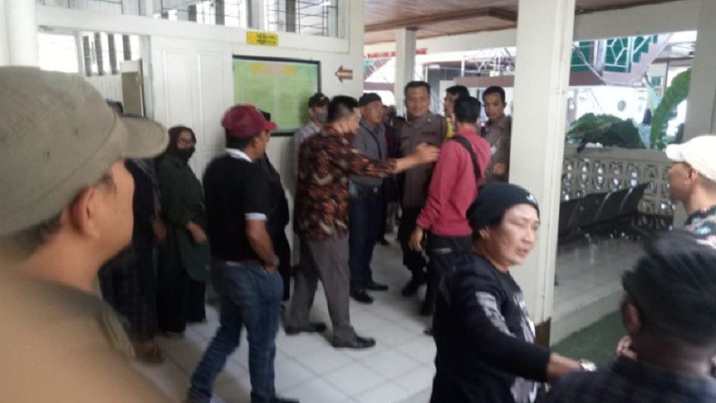 Sidang Perkara Dugaan Surat Palsu Pilkada Bukittinggi 2020, Dua Kubu Adu Jotos