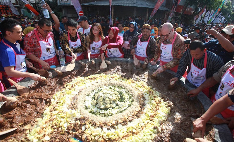 Festival Rujak Uleg Surabaya Kembali Digelar, Kali Ini Didesain Lebih Romantis