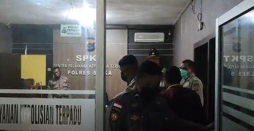 title Oknum Anggota Polres Sikka Aniaya Selingkuhan di Kafe gegara Diminta Putus Oknum Anggota Polres Sikka Aniaya Selingkuhan di Kafe gegara Diminta Putus