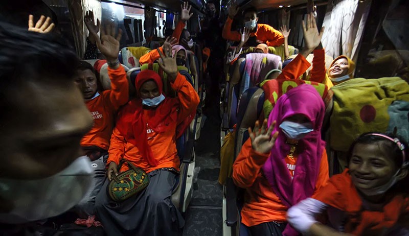 Dipindah dari Aceh, Pengungsi Rohingya Tiba di Pekanbaru Riau