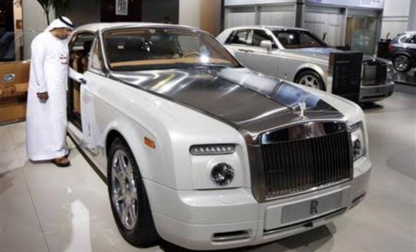 5 Negara Warganya Doyan Pamer Mobil Mewah, Nomor 4 Sampai Dibiarkan Rusak di Pinggir Jalan