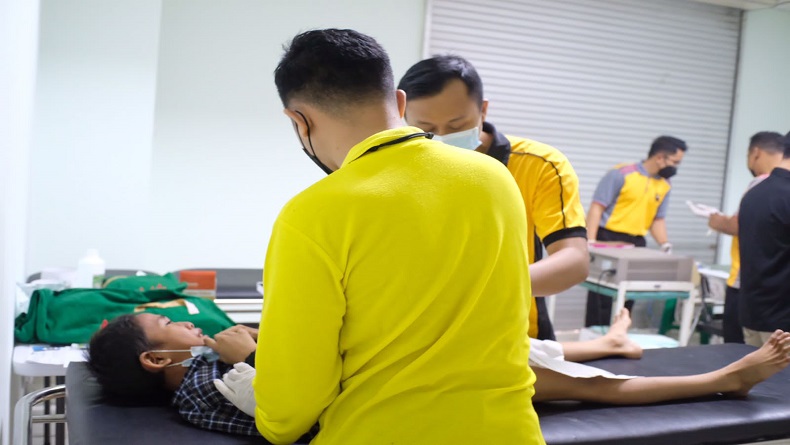 title HUT Bhayangkara Ke-76, Polda Jateng Gelar Khitanan Massal HUT Bhayangkara Ke-76, Polda Jateng Gelar Khitanan Massal