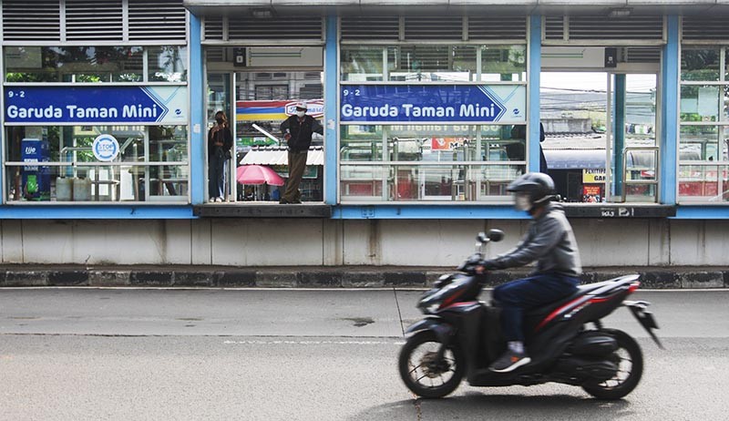 TransJakarta Kembali Normal, Kapasitas Penumpang 100 Persen - Bagian 3