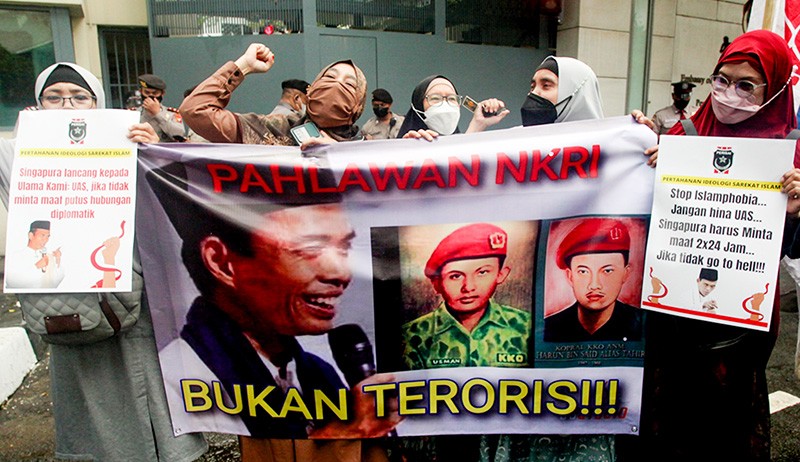 Massa Pendukung UAS Desak Singapura Minta Maaf atau Putus Hubungan Diplomatik - Bagian 4