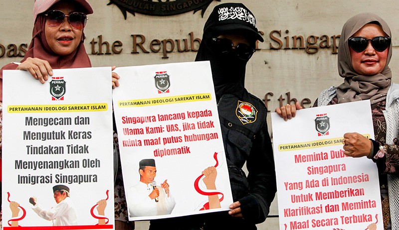 Massa Pendukung UAS Desak Singapura Minta Maaf atau Putus Hubungan Diplomatik - Bagian 2