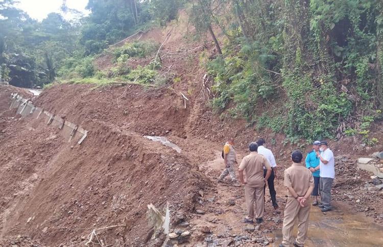 Dampak Banjir Bandang di Kulonprogo, Akses Jalan di Kokap Tertutup Tanah