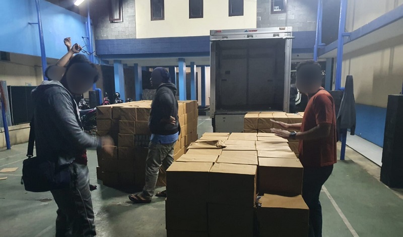 Petugas Bea Cukai Gagalkan Peredaran 46.400 Bungkus Rokok Ilegal di Malang