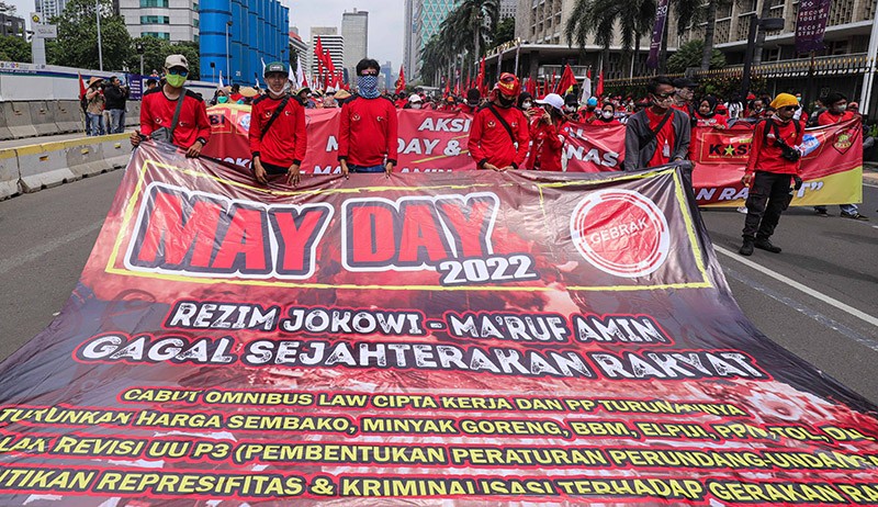 Ribuan Buruh Unjuk Rasa Bawa 14 Tuntutan - Bagian 2