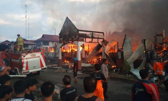 Gedung BKPSDM Kapuas Hulu Terbakar, Ribuan Data Pegawai dan SK CPNS Hangus