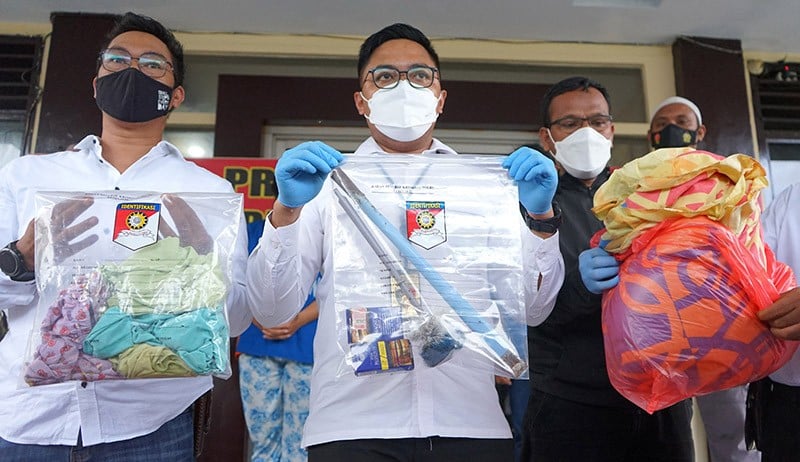 Tampang Ayah Kandung, Ibu Tiri dan Nenek Tiri Penganiaya Anak 5 Tahun hingga Tewas - Bagian 2