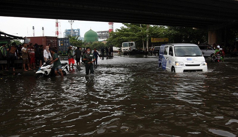 Sejumlah Sepeda Motor Terendam Banjir Rob hingga Jok di Kota Semarang - Bagian 3