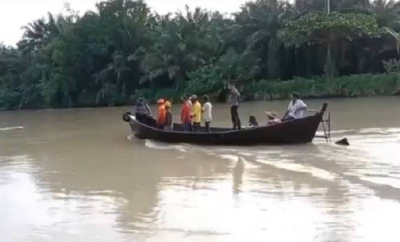 Bocah Tenggelam di Sungai Padang saat Mandi, Orang Tua Nangis Histeris