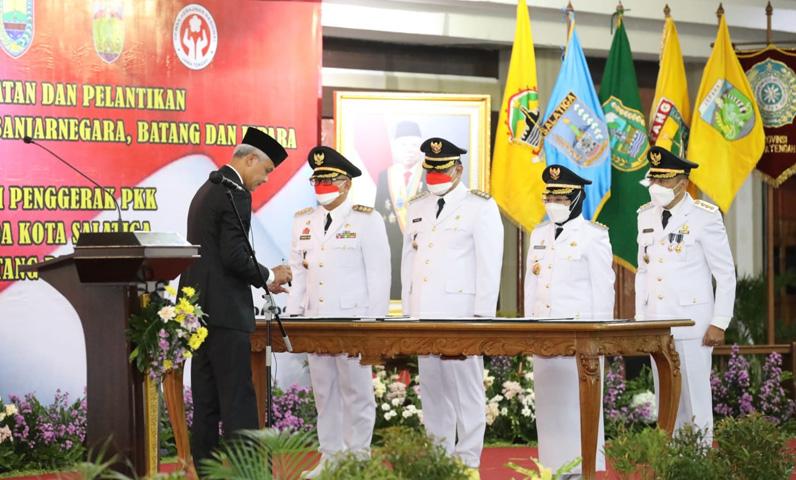 Lantik 4 Penjabat Kepala Daerah, Ganjar: Jaga Integritas, Kerja Profesional dan Antikorupsi